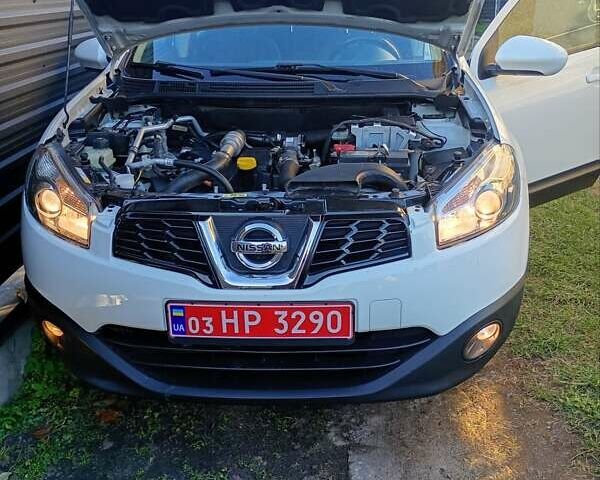 Белый Ниссан Кашкай 2, объемом двигателя 1.5 л и пробегом 143 тыс. км за 11200 $, фото 1 на Automoto.ua