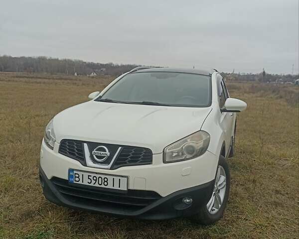 Белый Ниссан Кашкай 2, объемом двигателя 2 л и пробегом 118 тыс. км за 12500 $, фото 1 на Automoto.ua