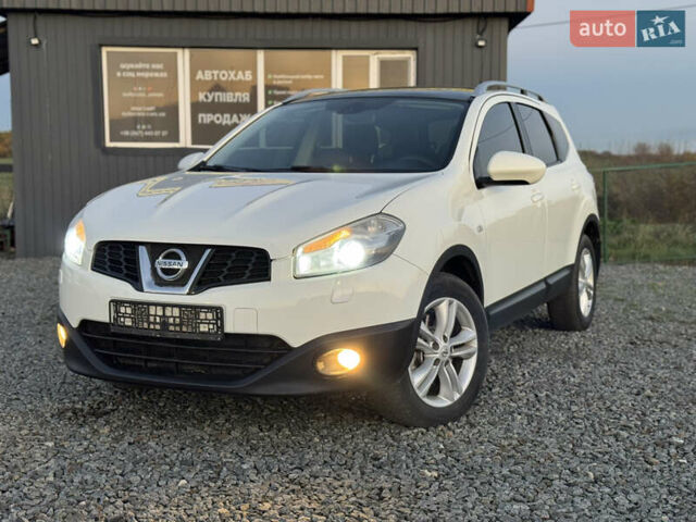 Белый Ниссан Кашкай 2, объемом двигателя 2 л и пробегом 208 тыс. км за 11800 $, фото 1 на Automoto.ua