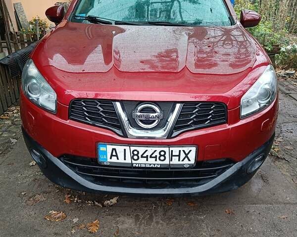 Красный Ниссан Кашкай 2, объемом двигателя 1.46 л и пробегом 196 тыс. км за 11000 $, фото 1 на Automoto.ua