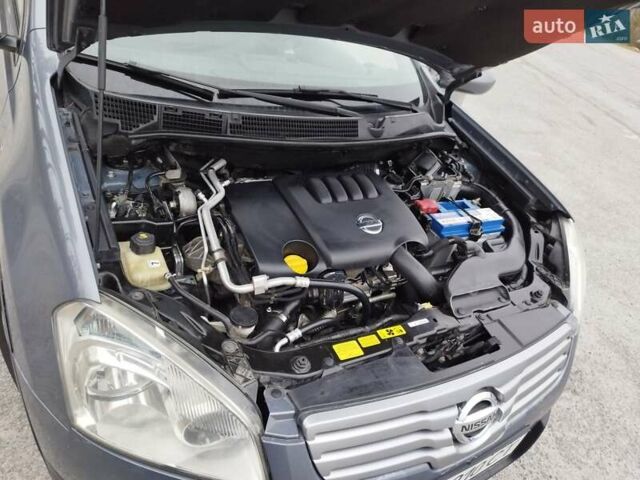 Серый Ниссан Кашкай 2, объемом двигателя 2 л и пробегом 305 тыс. км за 9700 $, фото 1 на Automoto.ua
