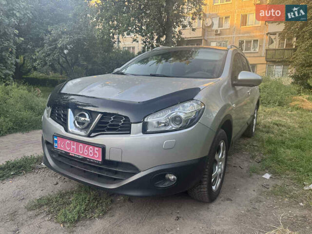 Серый Ниссан Кашкай 2, объемом двигателя 2 л и пробегом 180 тыс. км за 11000 $, фото 1 на Automoto.ua