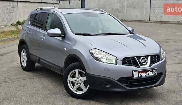 Сірий Ніссан Кашкай 2, об'ємом двигуна 1.6 л та пробігом 213 тис. км за 10999 $, фото 1 на Automoto.ua
