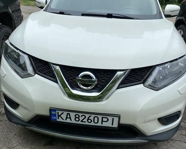 Ніссан Rogue 2014 у Києві на Automoto.ua Білий Ніссан Rogue, об'ємом двигуна 2.49 л та пробігом 200 тис. км за 12200 $, фото 1 на Automoto.ua