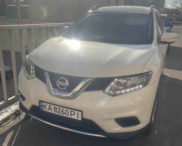 Белый Ниссан Rogue, объемом двигателя 2.49 л и пробегом 216 тыс. км за 11000 $, фото 1 на Automoto.ua