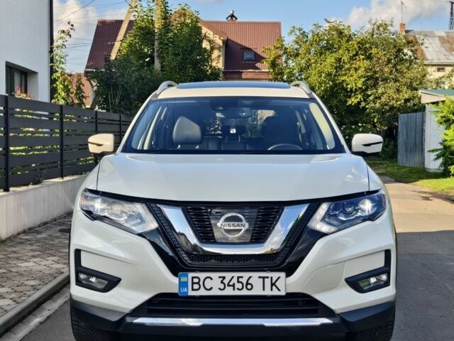 Белый Ниссан Rogue, объемом двигателя 2.5 л и пробегом 151 тыс. км за 15700 $, фото 1 на Automoto.ua