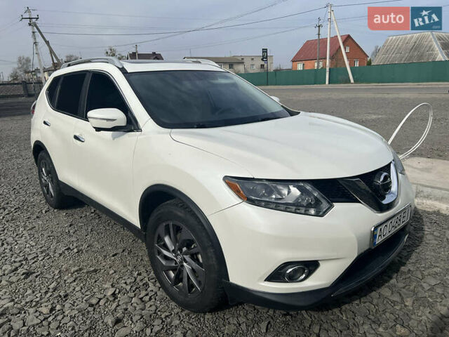 Белый Ниссан Rogue, объемом двигателя 2.49 л и пробегом 163 тыс. км за 12000 $, фото 1 на Automoto.ua