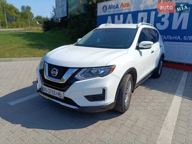 Ниссан Rogue 2016 в Тернополе на Automoto.ua Белый Ниссан Rogue, объемом двигателя 2.5 л и пробегом 192 тыс. км за 12999 $, фото 1 на Automoto.ua