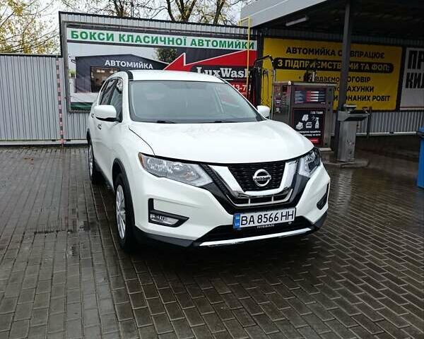 Белый Ниссан Rogue, объемом двигателя 2.49 л и пробегом 125 тыс. км за 15500 $, фото 1 на Automoto.ua