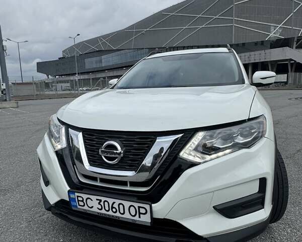 Белый Ниссан Rogue, объемом двигателя 2.5 л и пробегом 248 тыс. км за 14100 $, фото 1 на Automoto.ua