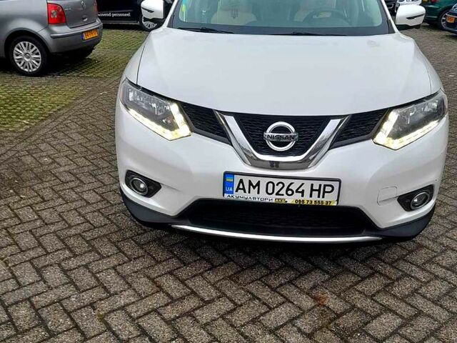 Білий Ніссан Rogue, об'ємом двигуна 2.5 л та пробігом 0 тис. км за 13500 $, фото 1 на Automoto.ua