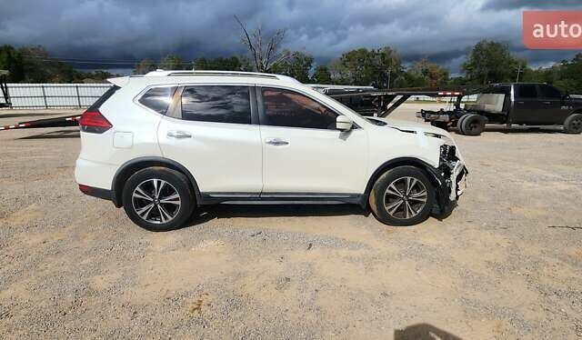Белый Ниссан Rogue, объемом двигателя 2.49 л и пробегом 132 тыс. км за 11300 $, фото 1 на Automoto.ua