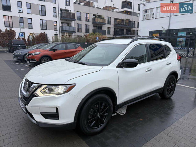 Белый Ниссан Rogue, объемом двигателя 2.49 л и пробегом 155 тыс. км за 15000 $, фото 1 на Automoto.ua
