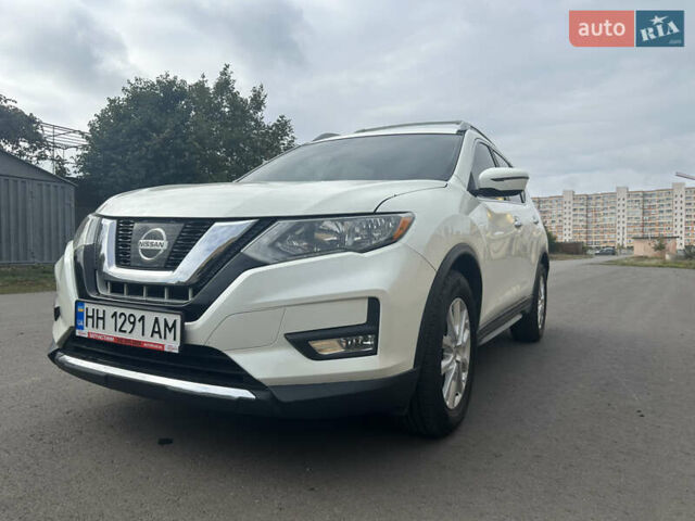 Белый Ниссан Rogue, объемом двигателя 2 л и пробегом 240 тыс. км за 12900 $, фото 1 на Automoto.ua