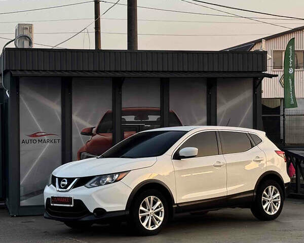 Белый Ниссан Rogue, объемом двигателя 2 л и пробегом 142 тыс. км за 13500 $, фото 1 на Automoto.ua