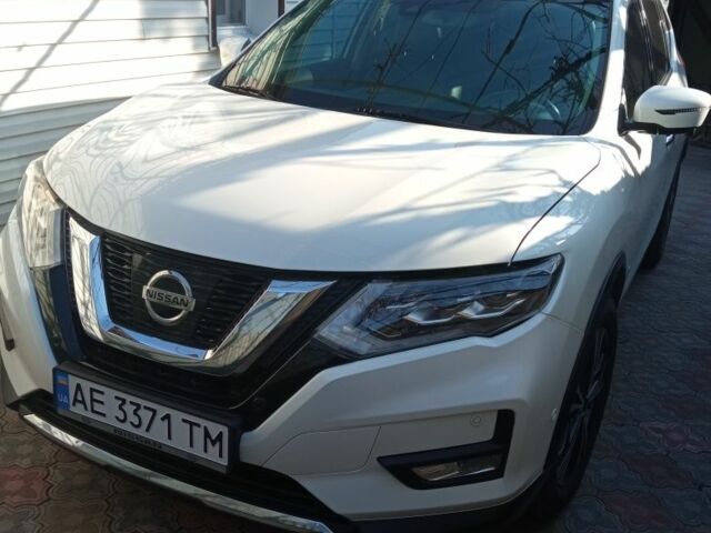 Белый Ниссан Rogue, объемом двигателя 2 л и пробегом 177 тыс. км за 15500 $, фото 1 на Automoto.ua