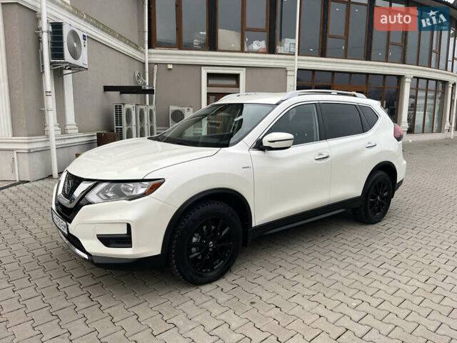 Белый Ниссан Rogue, объемом двигателя 2.5 л и пробегом 120 тыс. км за 14300 $, фото 1 на Automoto.ua