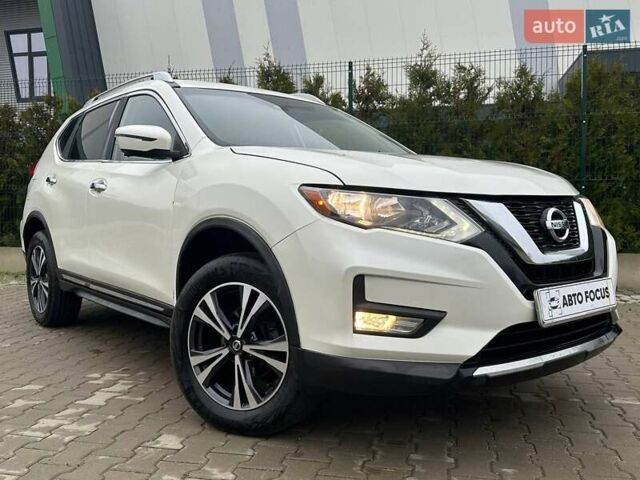 Белый Ниссан Rogue, объемом двигателя 2.49 л и пробегом 112 тыс. км за 13690 $, фото 1 на Automoto.ua
