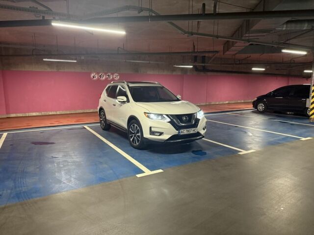 Белый Ниссан Rogue, объемом двигателя 2.5 л и пробегом 129 тыс. км за 16450 $, фото 1 на Automoto.ua