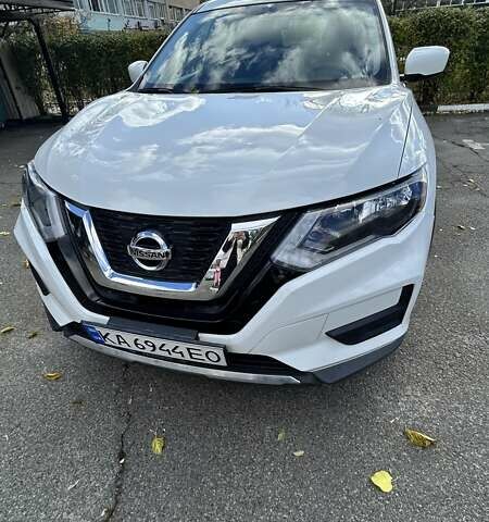 Ниссан Rogue 2017 в Киеве на Automoto.ua Белый Ниссан Rogue, объемом двигателя 2.49 л и пробегом 119 тыс. км за 13952 $, фото 1 на Automoto.ua