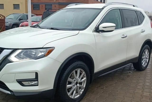 Белый Ниссан Rogue, объемом двигателя 0 л и пробегом 101 тыс. км за 10100 $, фото 1 на Automoto.ua