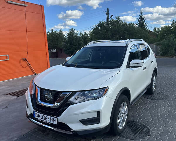 Белый Ниссан Rogue, объемом двигателя 2.5 л и пробегом 78 тыс. км за 15900 $, фото 1 на Automoto.ua