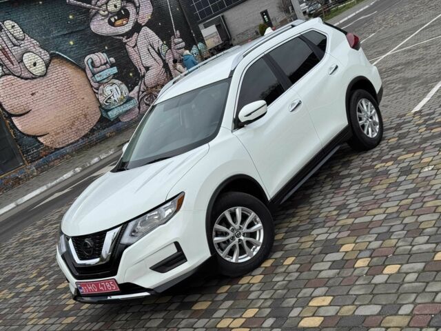 Белый Ниссан Rogue, объемом двигателя 2.5 л и пробегом 113 тыс. км за 14999 $, фото 1 на Automoto.ua