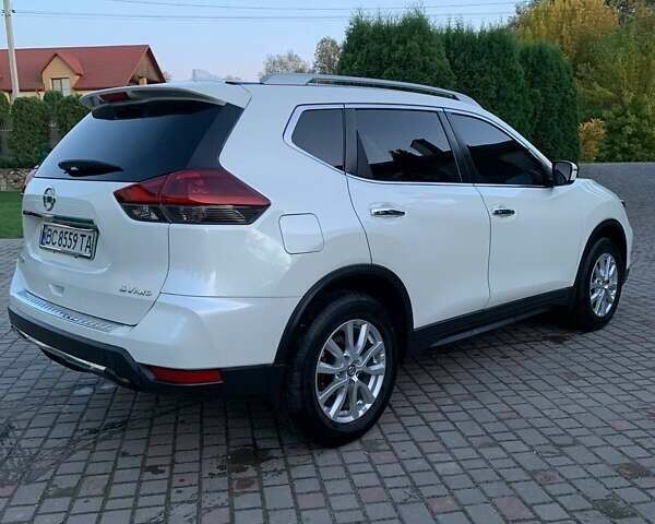 Белый Ниссан Rogue, объемом двигателя 2.5 л и пробегом 93 тыс. км за 17000 $, фото 1 на Automoto.ua