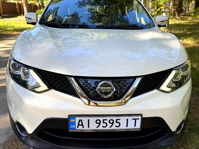 Белый Ниссан Rogue, объемом двигателя 2 л и пробегом 55 тыс. км за 15000 $, фото 1 на Automoto.ua