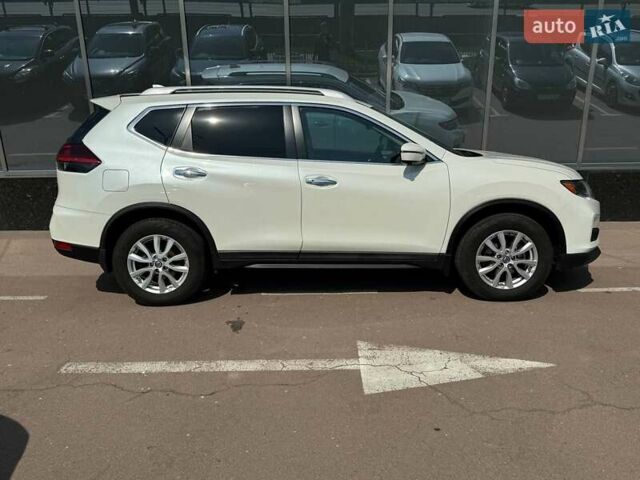 Белый Ниссан Rogue, объемом двигателя 2.49 л и пробегом 93 тыс. км за 17800 $, фото 1 на Automoto.ua