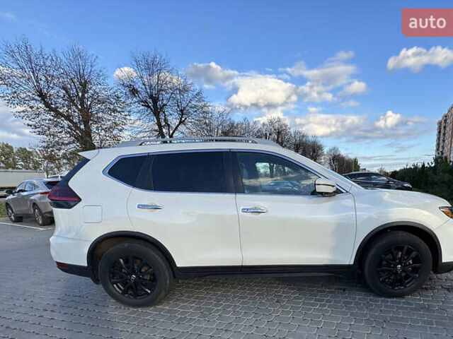 Белый Ниссан Rogue, объемом двигателя 2.49 л и пробегом 107 тыс. км за 15800 $, фото 1 на Automoto.ua