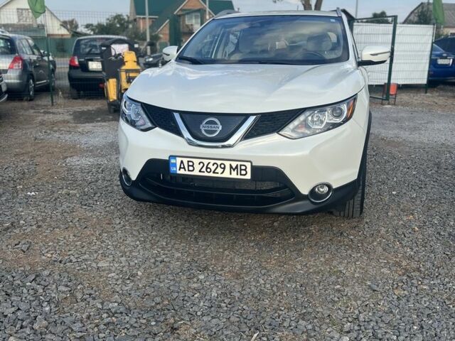 Белый Ниссан Rogue, объемом двигателя 2 л и пробегом 70 тыс. км за 15200 $, фото 1 на Automoto.ua