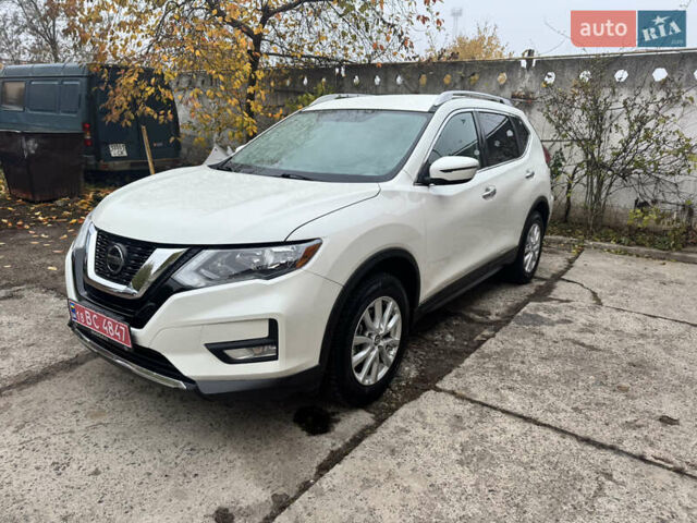 Белый Ниссан Rogue, объемом двигателя 2.49 л и пробегом 126 тыс. км за 15399 $, фото 1 на Automoto.ua
