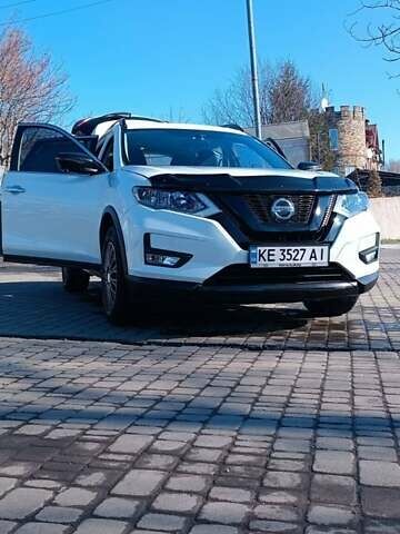 Білий Ніссан Rogue, об'ємом двигуна 2.49 л та пробігом 146 тис. км за 17300 $, фото 1 на Automoto.ua