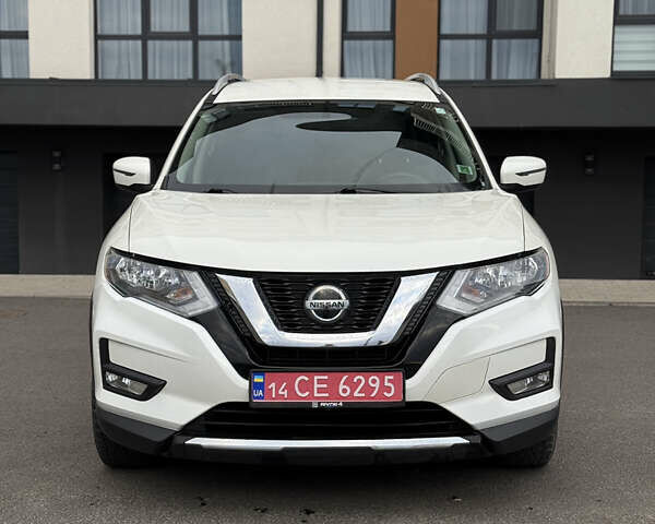 Белый Ниссан Rogue, объемом двигателя 2.49 л и пробегом 192 тыс. км за 13600 $, фото 1 на Automoto.ua