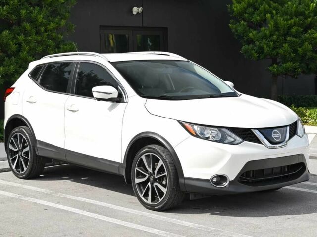 Белый Ниссан Rogue, объемом двигателя 2 л и пробегом 31 тыс. км за 9750 $, фото 1 на Automoto.ua