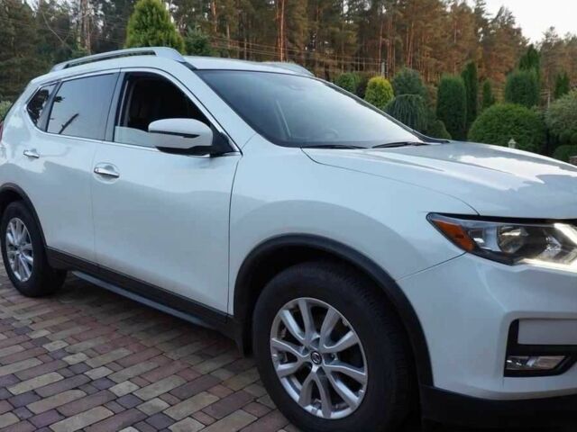 Белый Ниссан Rogue, объемом двигателя 2.5 л и пробегом 84 тыс. км за 14000 $, фото 1 на Automoto.ua