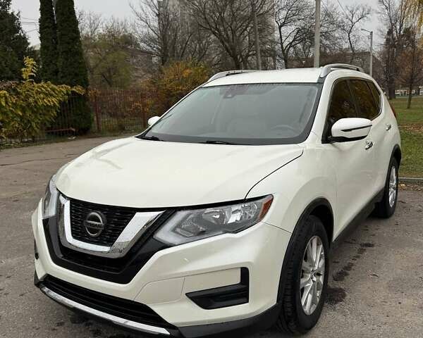 Білий Ніссан Rogue, об'ємом двигуна 2.49 л та пробігом 138 тис. км за 15500 $, фото 1 на Automoto.ua