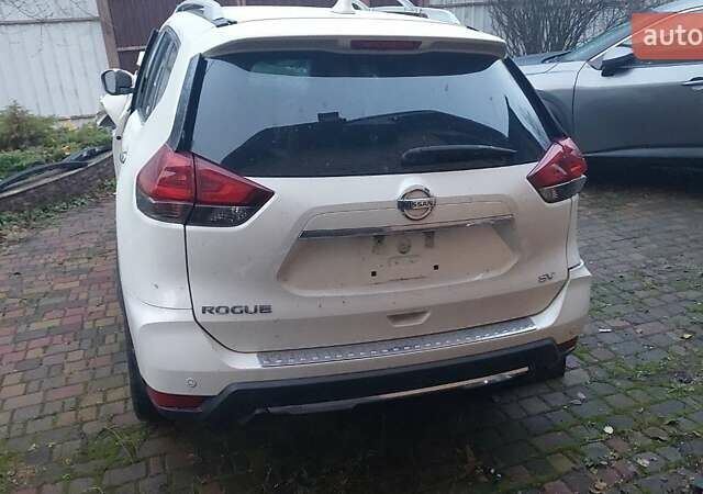 Белый Ниссан Rogue, объемом двигателя 2.49 л и пробегом 81 тыс. км за 7500 $, фото 1 на Automoto.ua