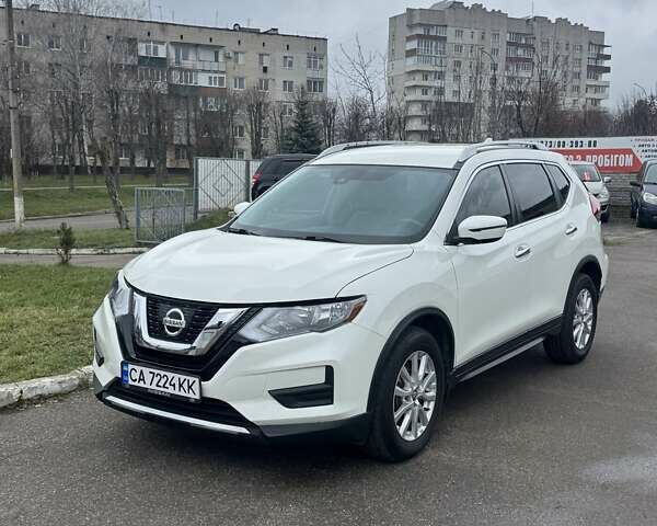 Белый Ниссан Rogue, объемом двигателя 2 л и пробегом 77 тыс. км за 15900 $, фото 1 на Automoto.ua