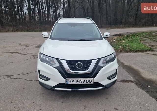 Белый Ниссан Rogue, объемом двигателя 2.49 л и пробегом 89 тыс. км за 16200 $, фото 1 на Automoto.ua