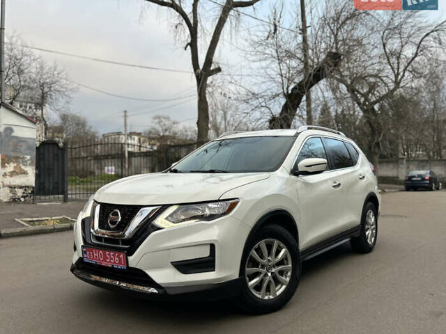 Белый Ниссан Rogue, объемом двигателя 2.49 л и пробегом 164 тыс. км за 14500 $, фото 1 на Automoto.ua