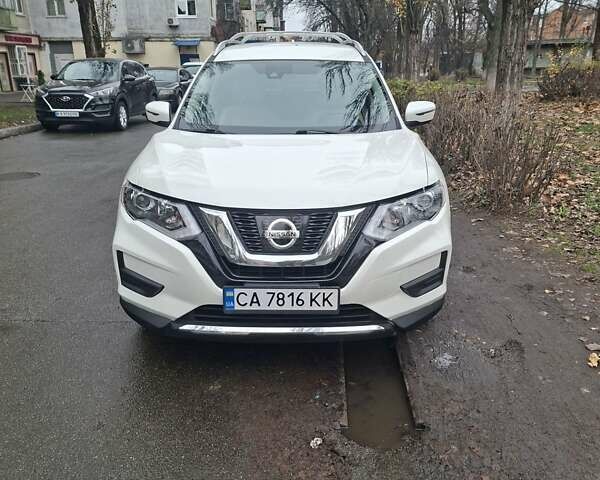 Белый Ниссан Rogue, объемом двигателя 2.49 л и пробегом 85 тыс. км за 15850 $, фото 1 на Automoto.ua