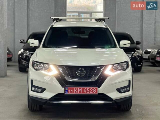 Белый Ниссан Rogue, объемом двигателя 2.5 л и пробегом 103 тыс. км за 16999 $, фото 1 на Automoto.ua