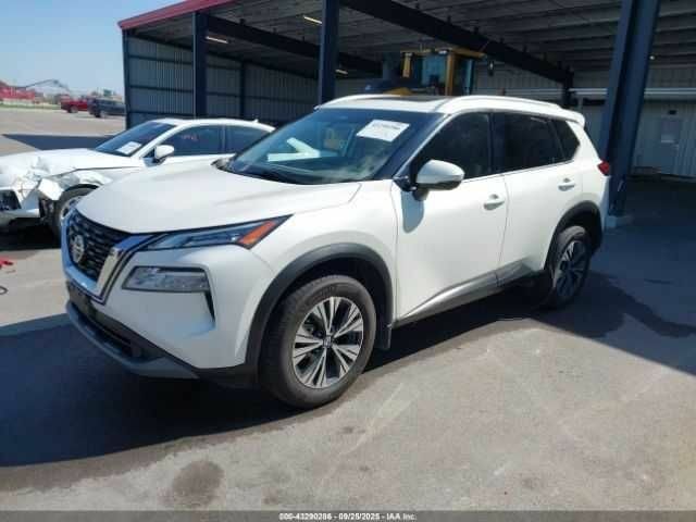 Белый Ниссан Rogue, объемом двигателя 2.5 л и пробегом 122 тыс. км за 7200 $, фото 1 на Automoto.ua