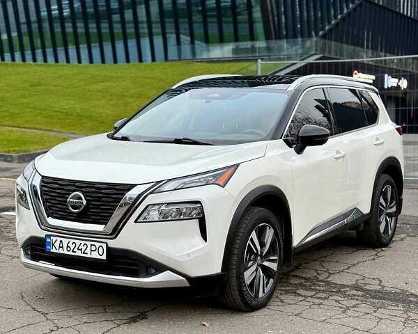 Белый Ниссан Rogue, объемом двигателя 2.49 л и пробегом 107 тыс. км за 23700 $, фото 1 на Automoto.ua