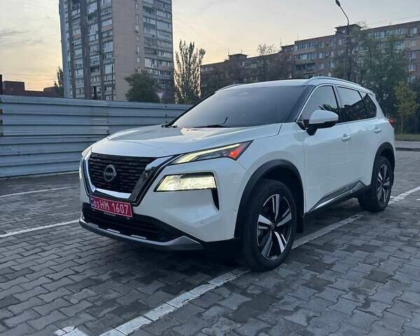 Белый Ниссан Rogue, объемом двигателя 0 л и пробегом 35 тыс. км за 24800 $, фото 1 на Automoto.ua