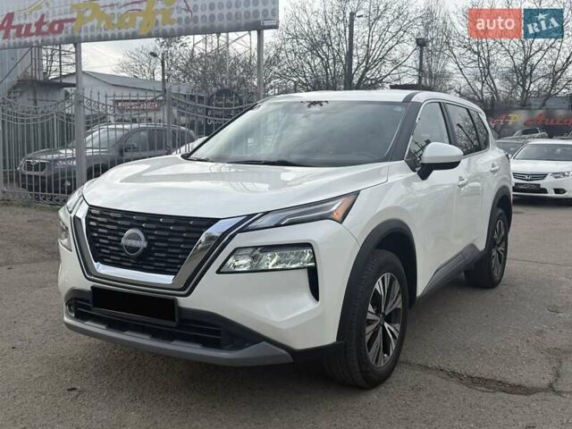Белый Ниссан Rogue, объемом двигателя 1.5 л и пробегом 40 тыс. км за 25700 $, фото 1 на Automoto.ua