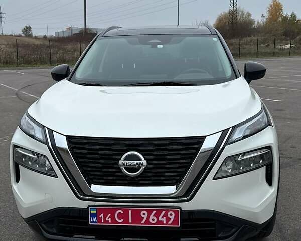 Белый Ниссан Rogue, объемом двигателя 1.5 л и пробегом 71 тыс. км за 25000 $, фото 1 на Automoto.ua