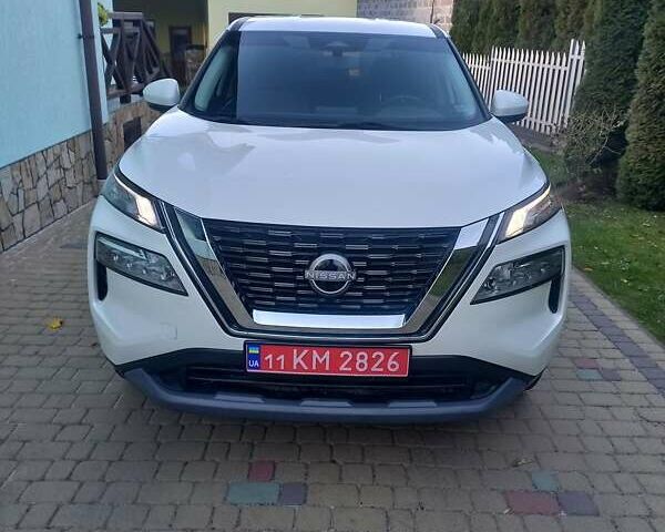 Белый Ниссан Rogue, объемом двигателя 1.5 л и пробегом 5 тыс. км за 24000 $, фото 1 на Automoto.ua